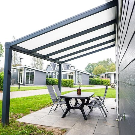 Vakantiehuis Met Vijverzicht Lathum Exterior foto