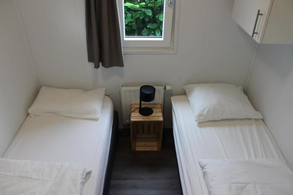 Vakantiehuis Met Vijverzicht Lathum Exterior foto