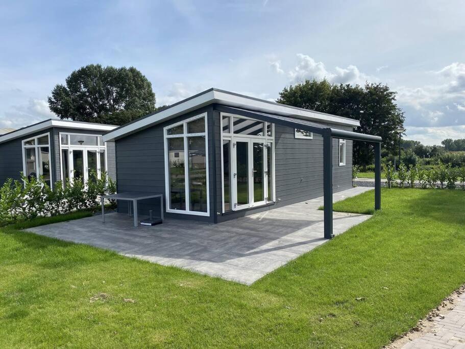 Vakantiehuis Met Vijverzicht Lathum Exterior foto