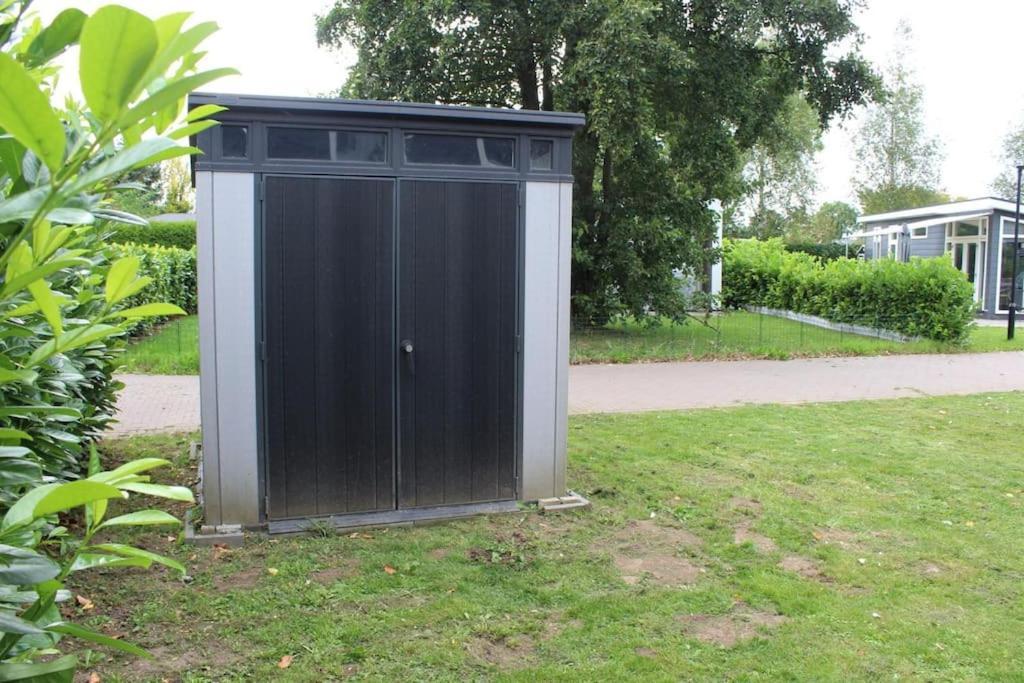 Vakantiehuis Met Vijverzicht Lathum Exterior foto