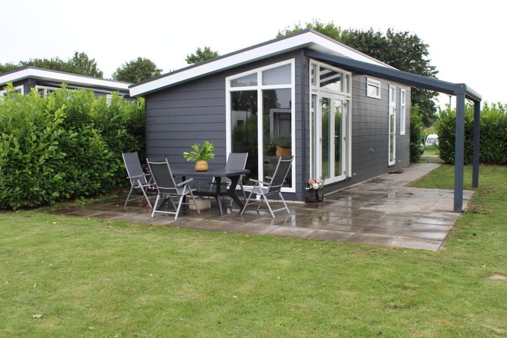 Vakantiehuis Met Vijverzicht Lathum Exterior foto