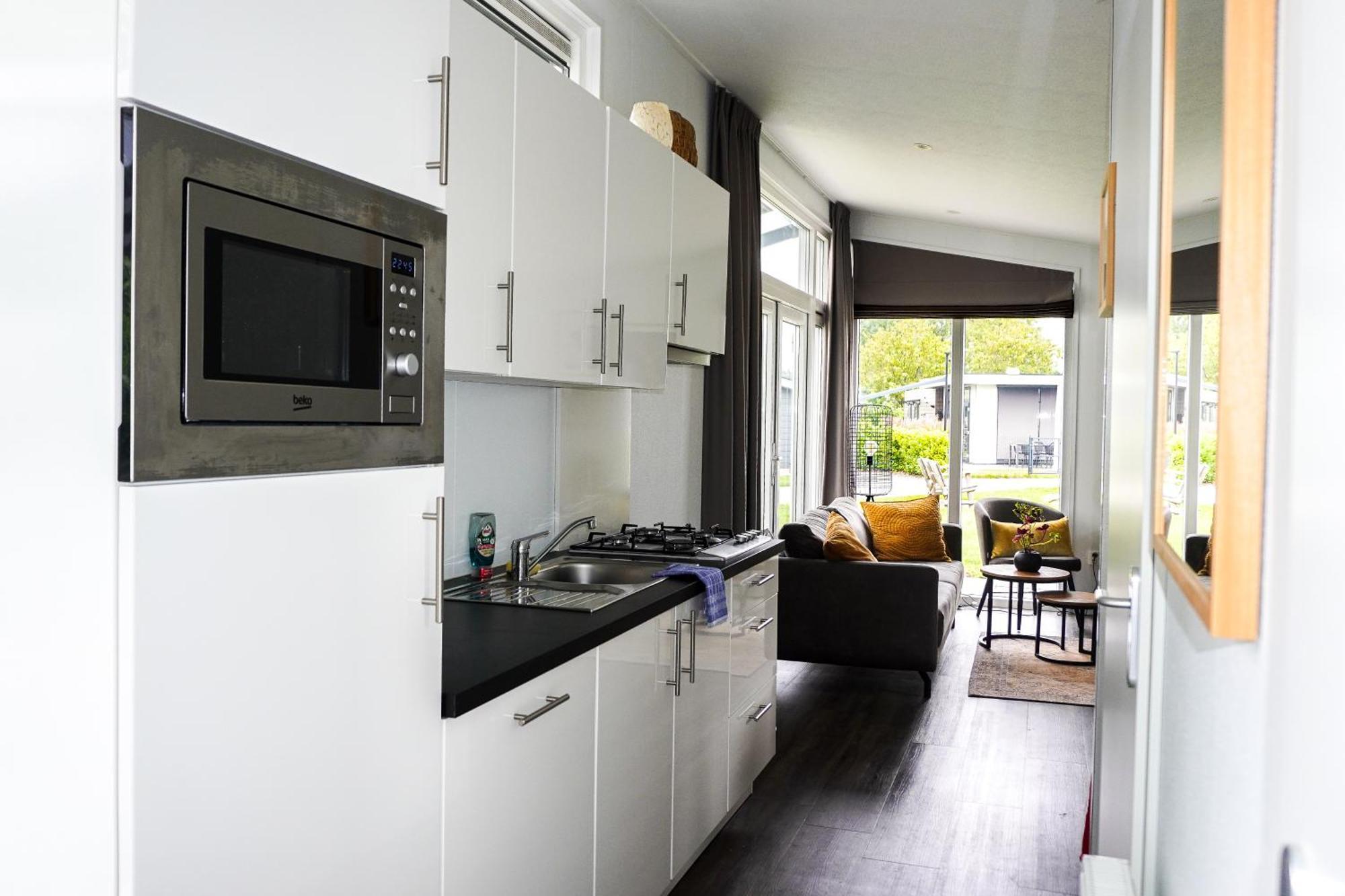 Vakantiehuis Met Vijverzicht Lathum Exterior foto