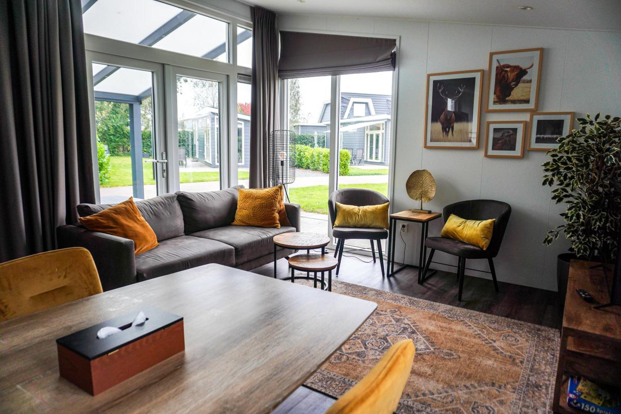 Vakantiehuis Met Vijverzicht Lathum Exterior foto