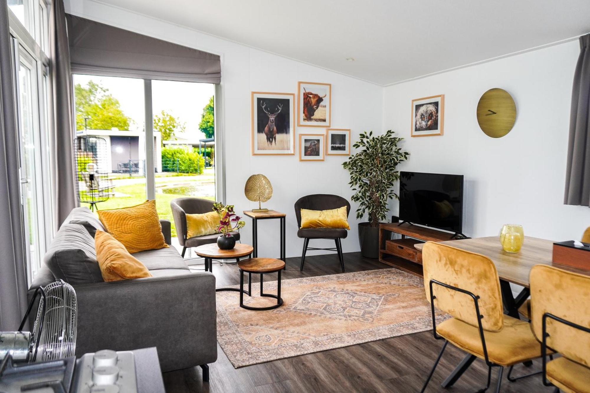 Vakantiehuis Met Vijverzicht Lathum Exterior foto